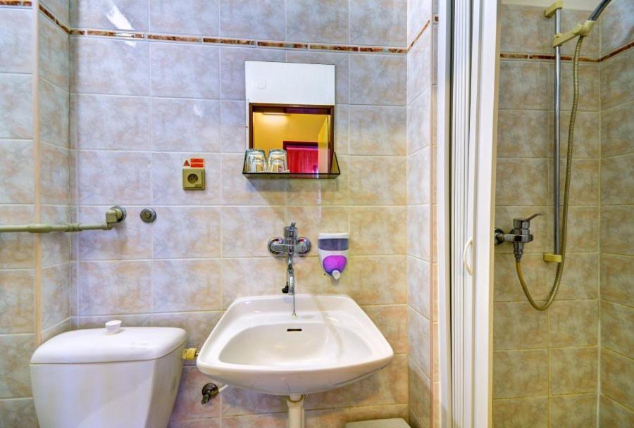 Hotel Hvezda Bruntál 外观 照片